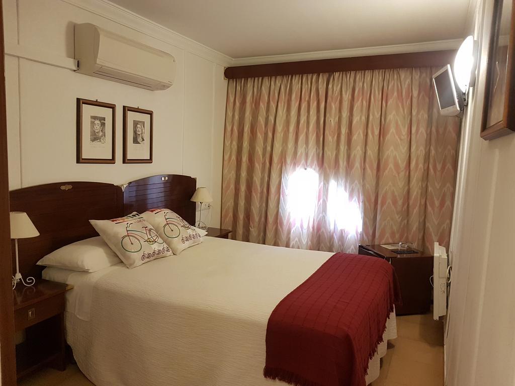 Hotel La Residencia كاذاكيس المظهر الخارجي الصورة